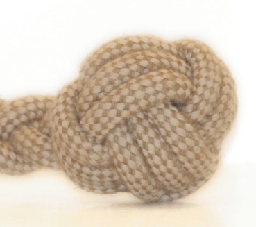 Handgearbeiteter-Tauknochen-geflochten